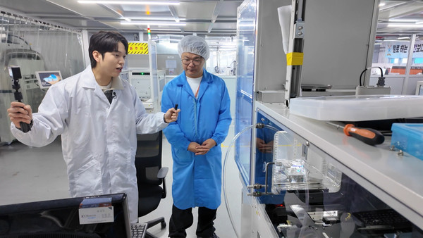 [보도] [퀴즈토리: 넥스트 챔피언의 비밀병기] 반도체 검사 장비 ‘쎄믹스’, 안전과 혁신의 최전선 ‘가스트론’ 조명